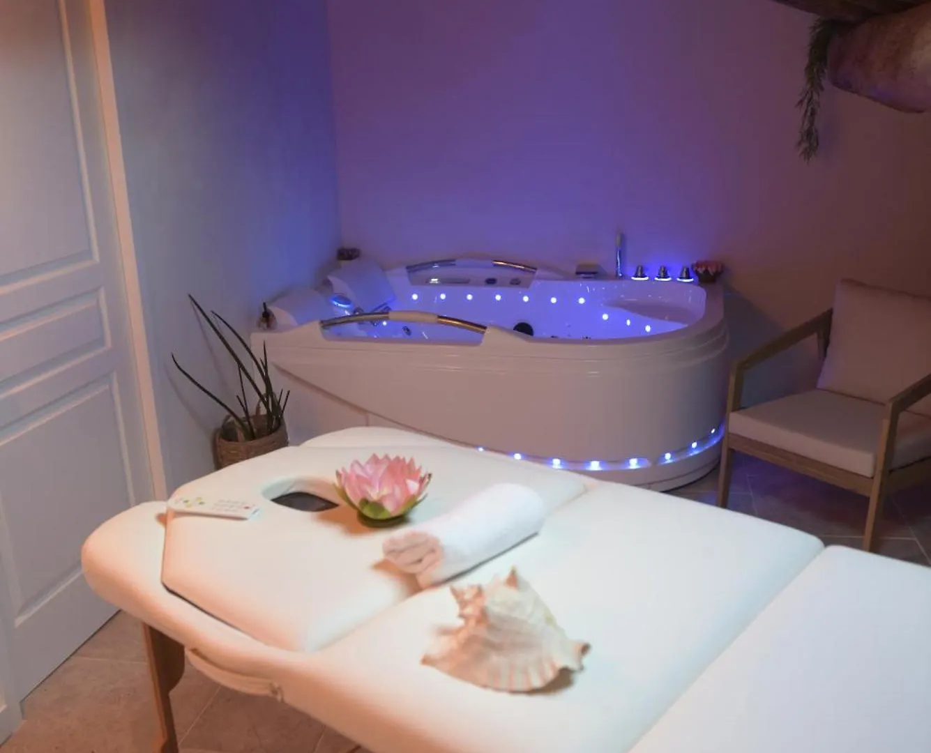 Superbe Appartement Loveroom Avec Balneo Dolce Notte Carbonne 0*,  France